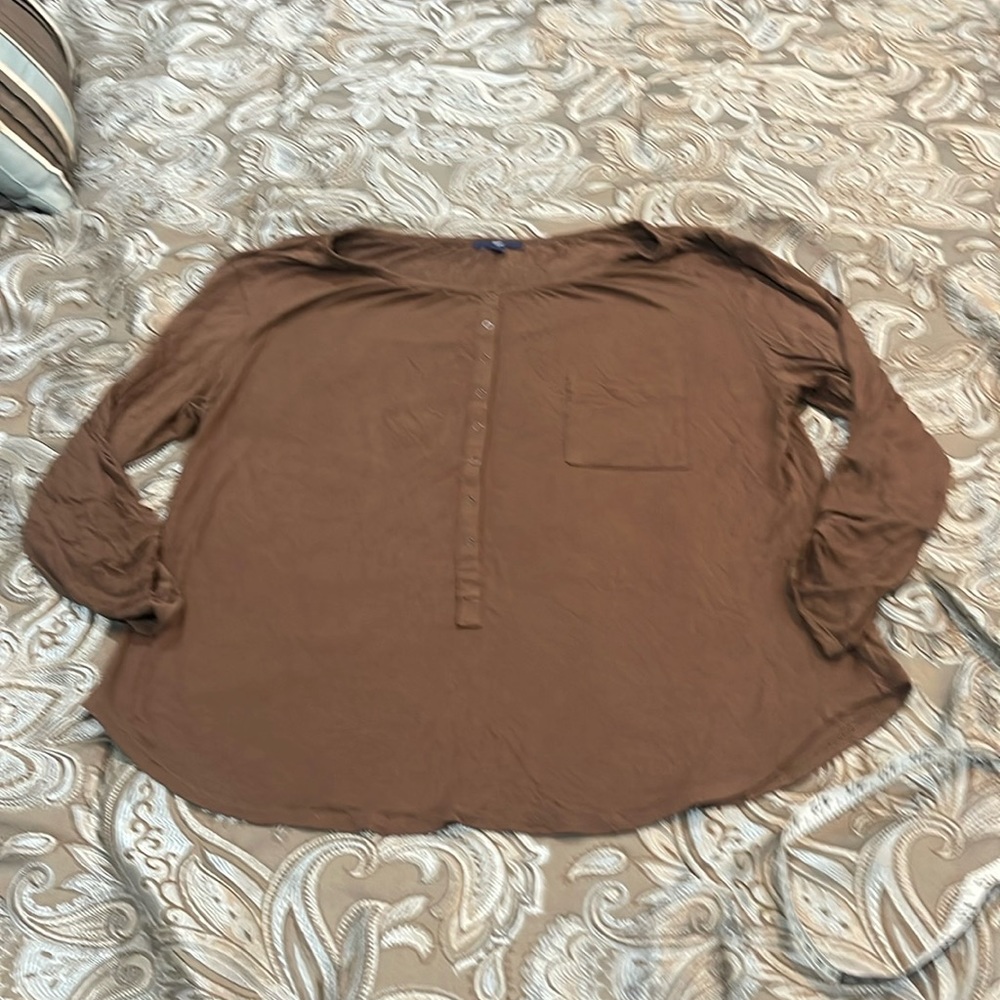 Gap brown, blouse, long sleeve or 3/4 sleeve option, snap buttons
